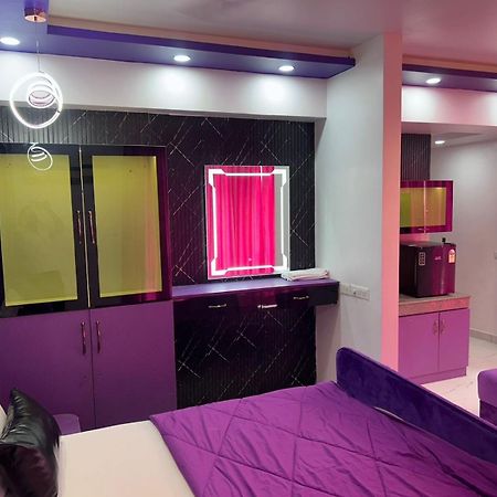 Dolphin Inn & Suites Manhattan Лакхнау Экстерьер фото