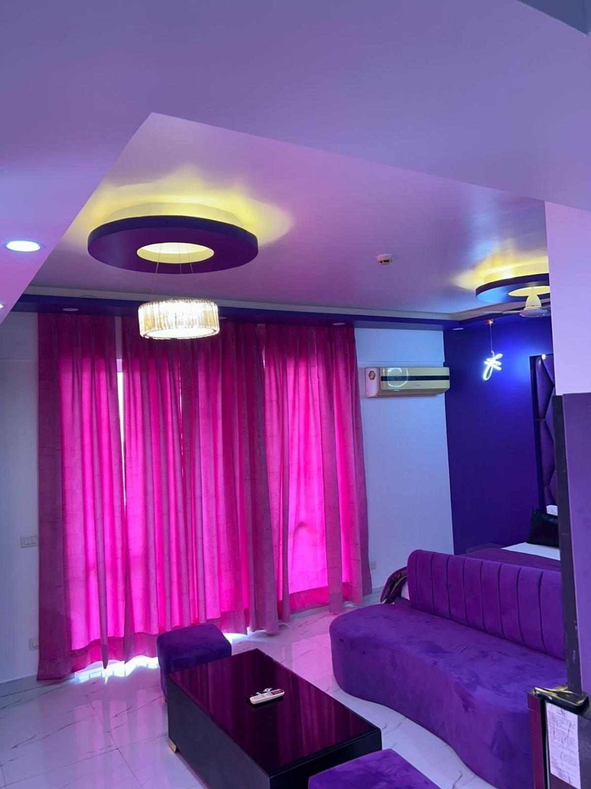 Dolphin Inn & Suites Manhattan Лакхнау Экстерьер фото