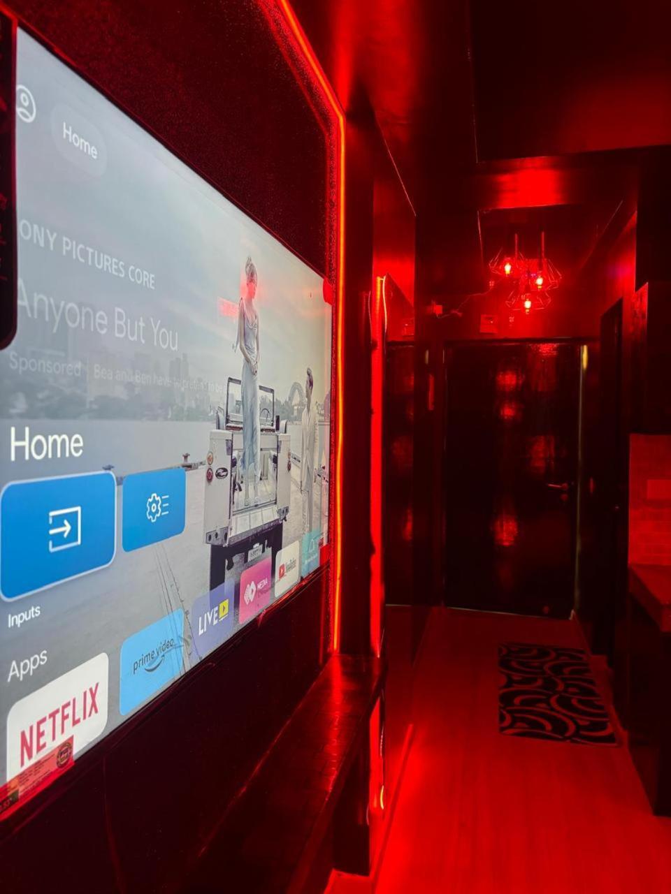 Dolphin Inn & Suites Manhattan Лакхнау Экстерьер фото